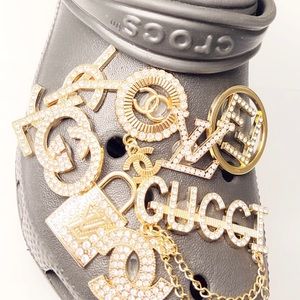 ❤️❤️❤️Gold 8pc Croc Charms